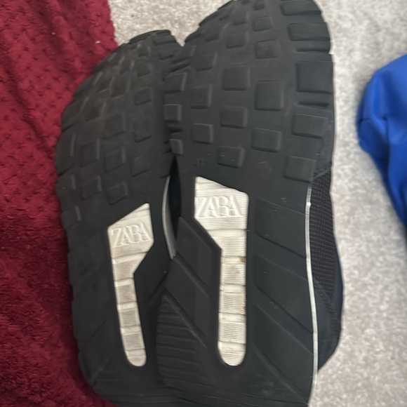 Zara Black Sneakers with Suede Finish and White Sole - Picture 5 of 12